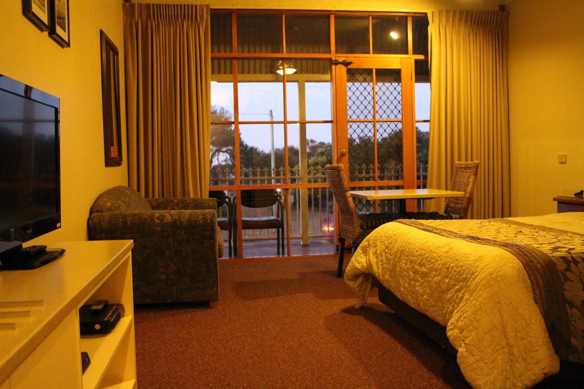 Bayview Motel Rosebud/Rye Buitenkant foto